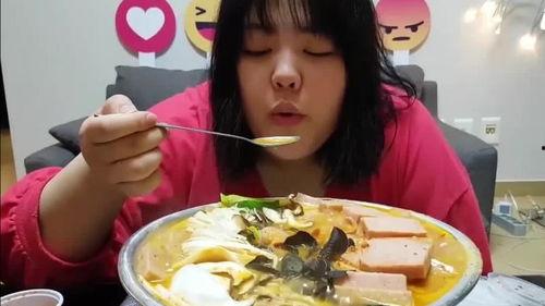 南阳吃瓜姐,揭秘当地美食文化，带你领略舌尖上的南阳