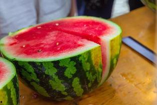 大学吃瓜背刺,揭秘校园八卦背后的真相与反思