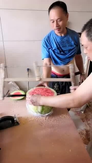 木匠哥吃羊角瓜,木匠哥的羊角瓜美食之旅