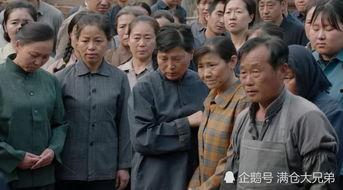 村头吃瓜村民,见证乡村生活的点点滴滴