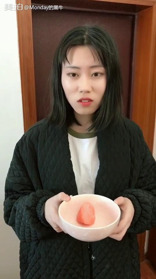 女孩吃瓜么,女孩们的甜蜜食趣