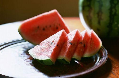 夏季吃瓜古诗,夏日瓜香诗意浓