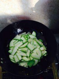 痔疮吃鸡蛋炒角瓜,痔疮患者的营养食疗佳品